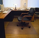 Защитный коврик под компьютерное кресло из ПЕРВИЧНОГО поликарбоната прозрачный 0,9*1,20м шагрень (толщина 1,8мм) производство Россия